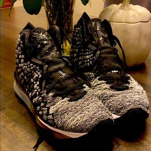 Lebron 15s Black and white